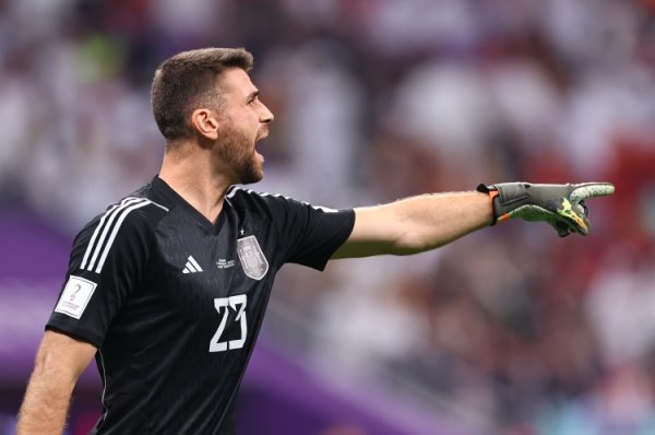 西蒙:保抓现象库尔图瓦是寰球最好,他扑不到的球咱们王人扑不到